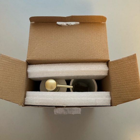 Sunday Citizen Resin Bath Set - Picture 5 of 5